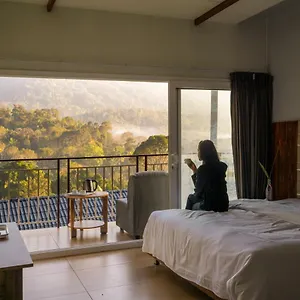 Resort Majestic With Pool, Munnar