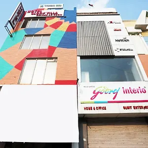 Capital O 23188 Glory Hotel New Delhi