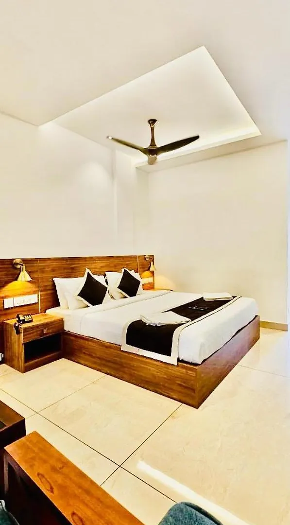 Skylark Holidays Premium Hotel Munnar