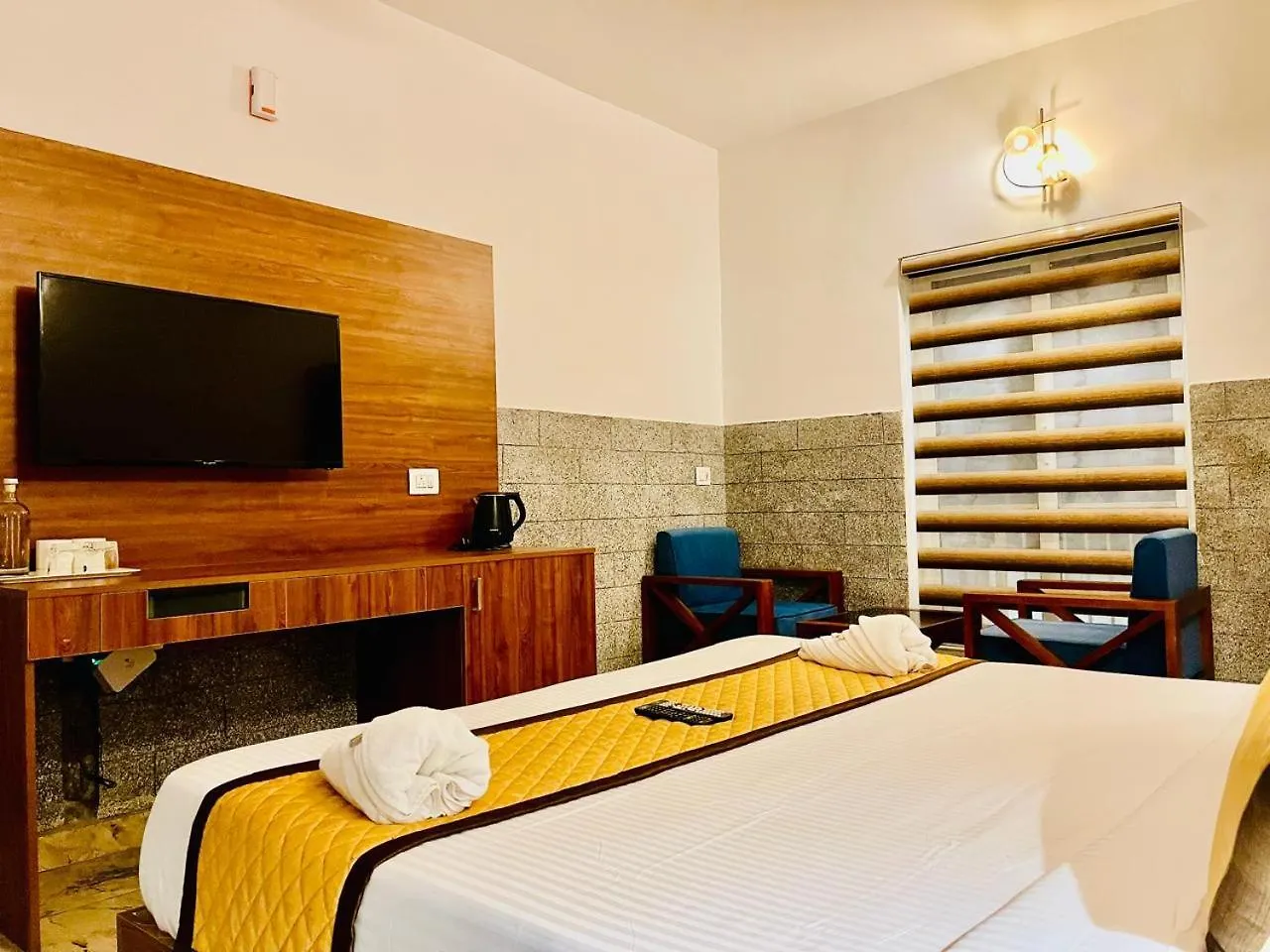 Skylark Holidays Premium Hotel Munnar India