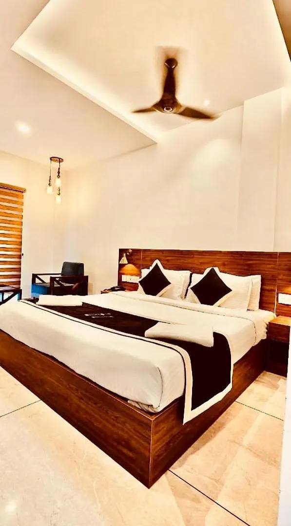 Skylark Holidays Premium Hotel Munnar 4*,