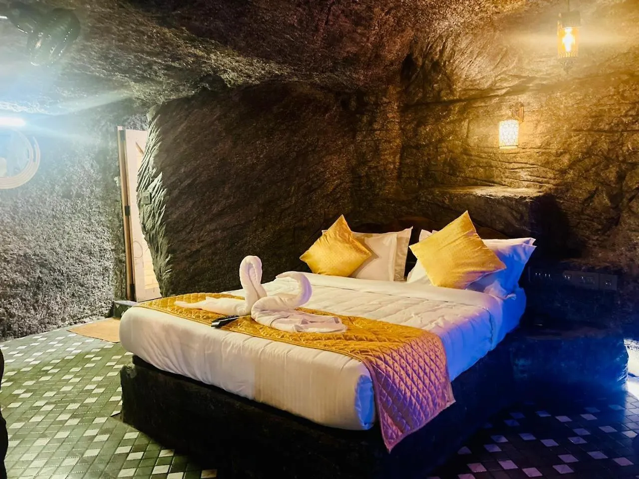 Skylark Holidays Premium Hotel Munnar